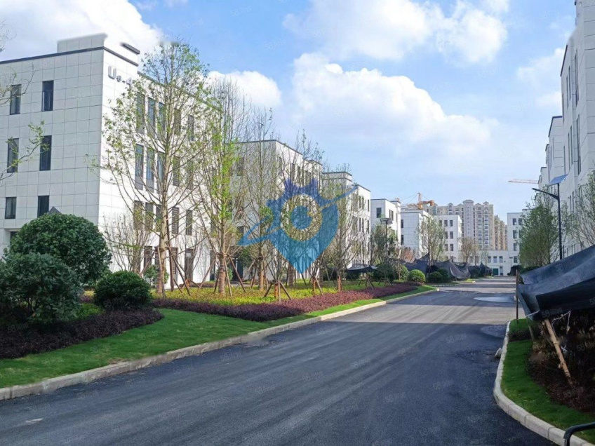 联东U谷全新厂房办公楼出售，紧邻高速地铁出口，位于经开核心区域