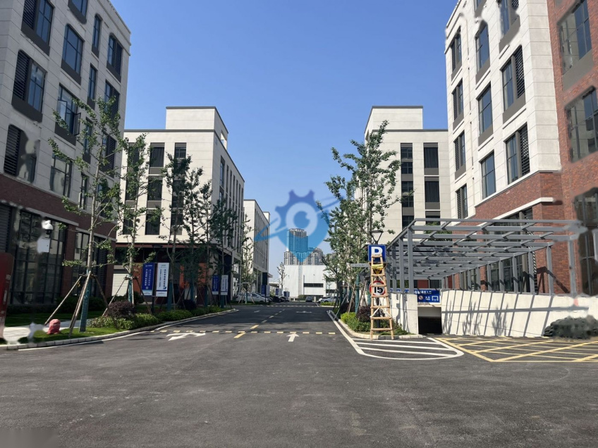 武汉主城区,一江两湖三高校, 首层层高7.2米,适合生产,研