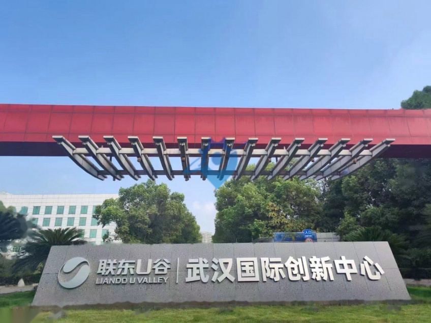 4层独栋，独门独户，50年产权，地铁口旁